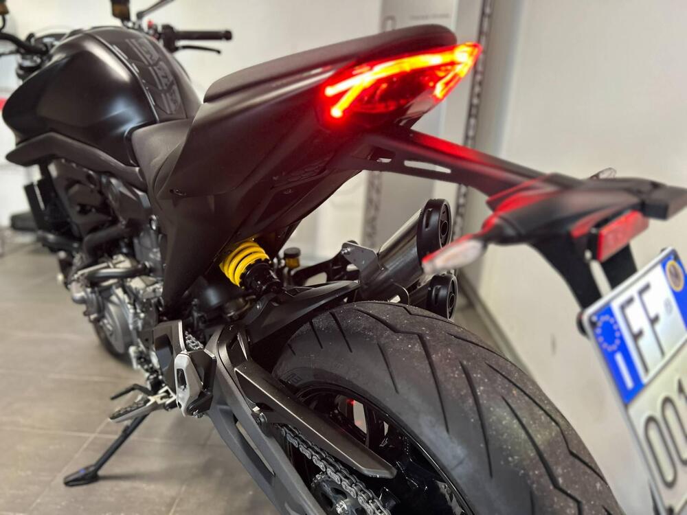 Ducati Monster 937 + (2021 - 25) (10)