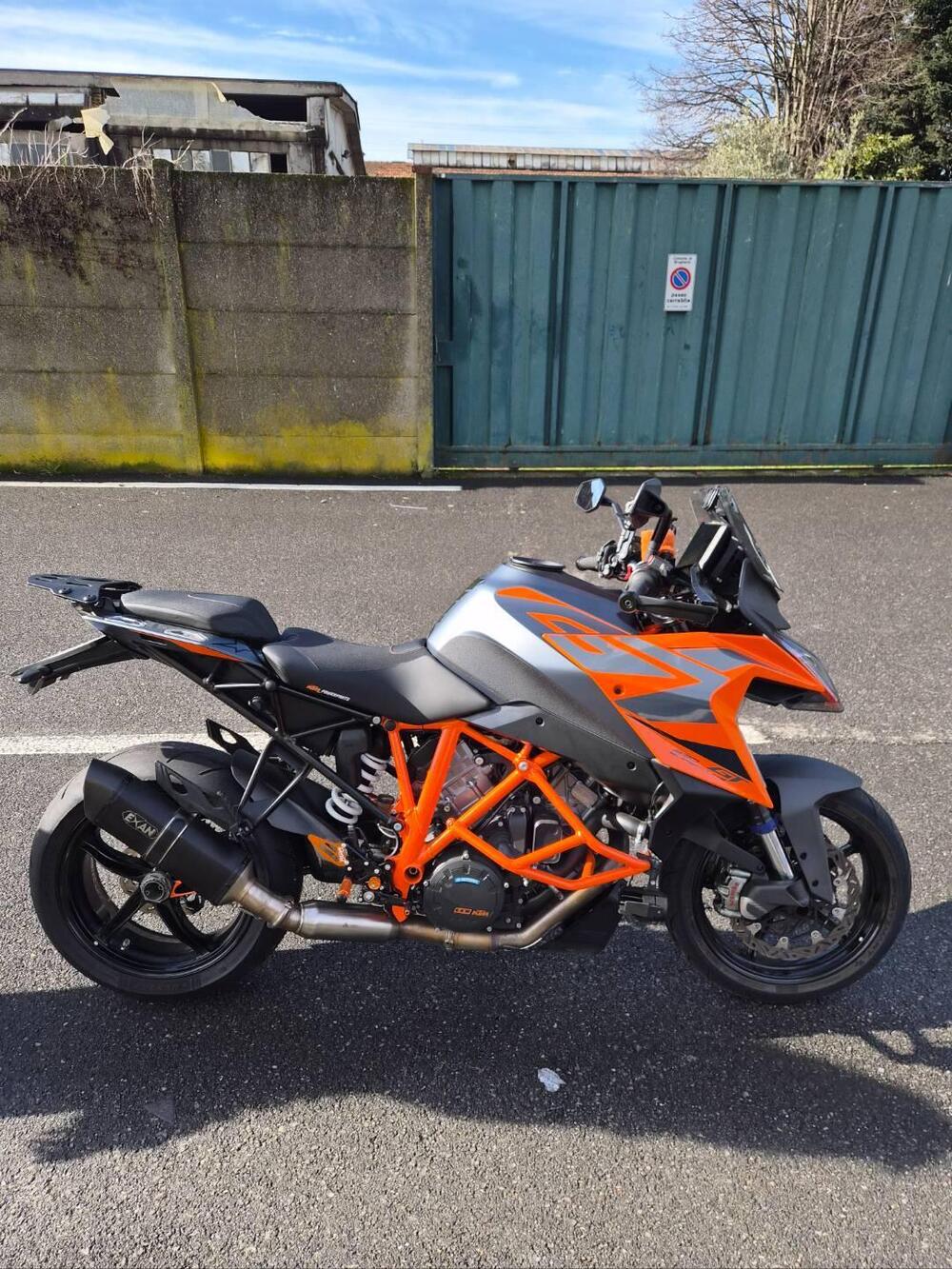 KTM 1290 Super Duke GT (2022 - 25) (6)