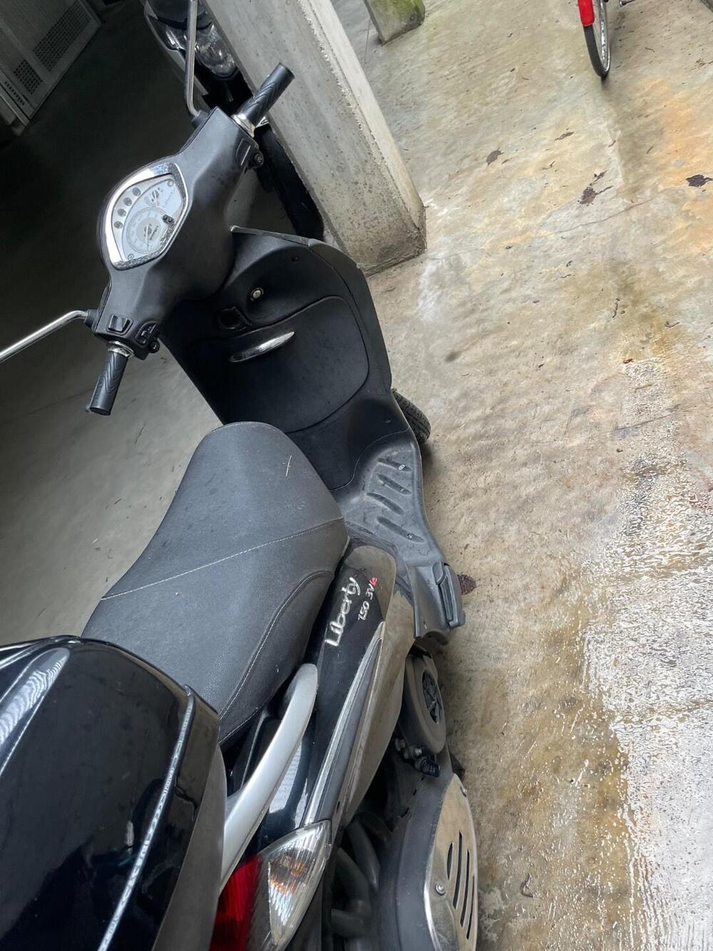 Piaggio Liberty 150 3V Full Optional (2013 - 15) (4)