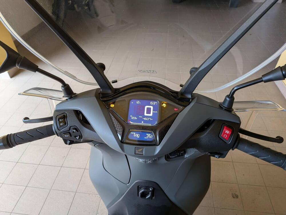 Honda SH 350i Sport (2025 - 26) (4)