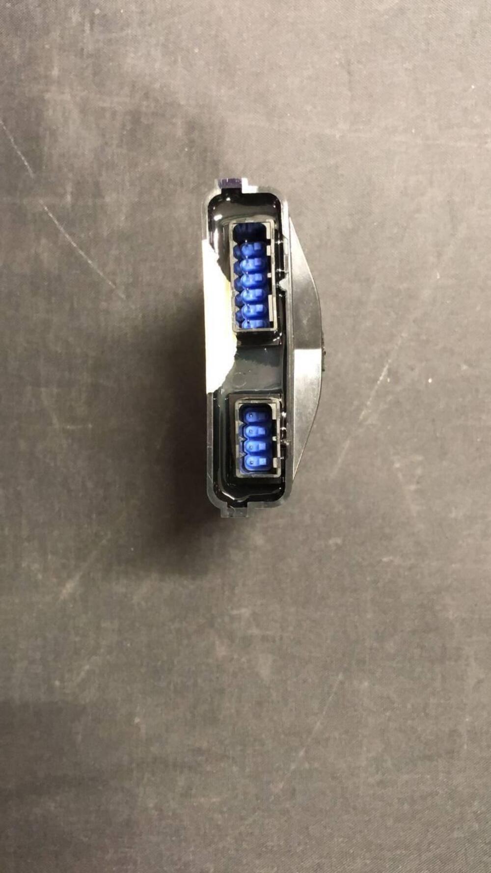 CENTRALINA FARI LED HONDA CBR 1000 RR-R CODICE 331 (2)