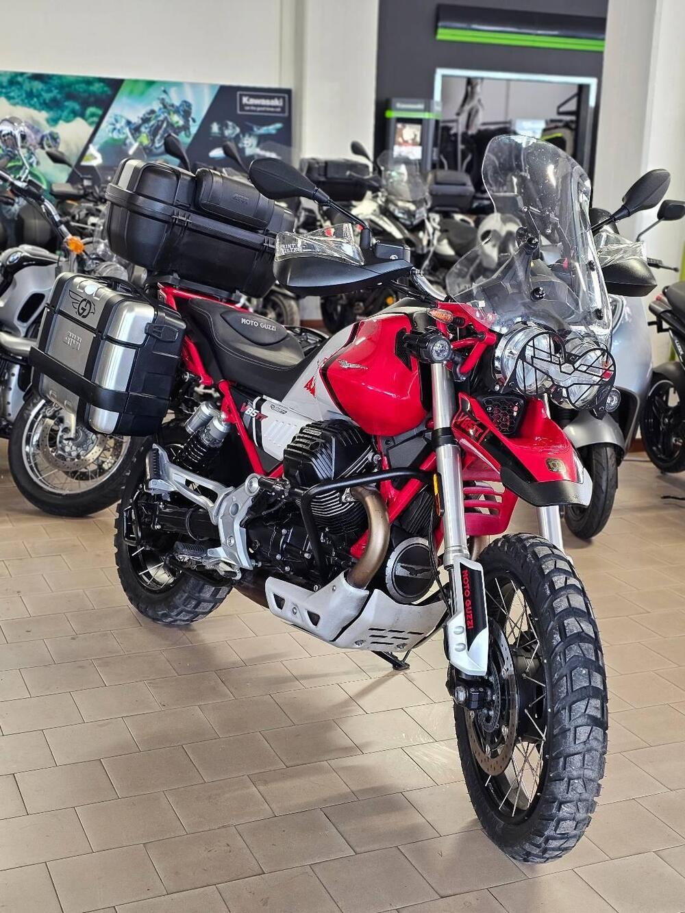 Moto Guzzi V85 TT Evocative Graphics (2021 - 23)