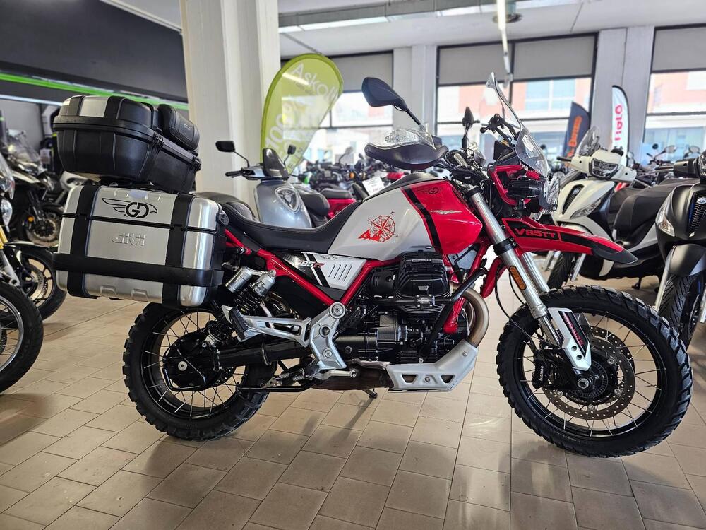 Moto Guzzi V85 TT Evocative Graphics (2021 - 23) (2)