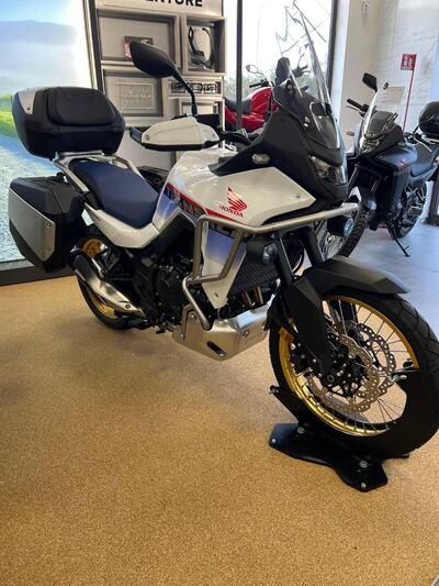 Honda Transalp XL750 Travel Edition (2023 - 24) nuova
