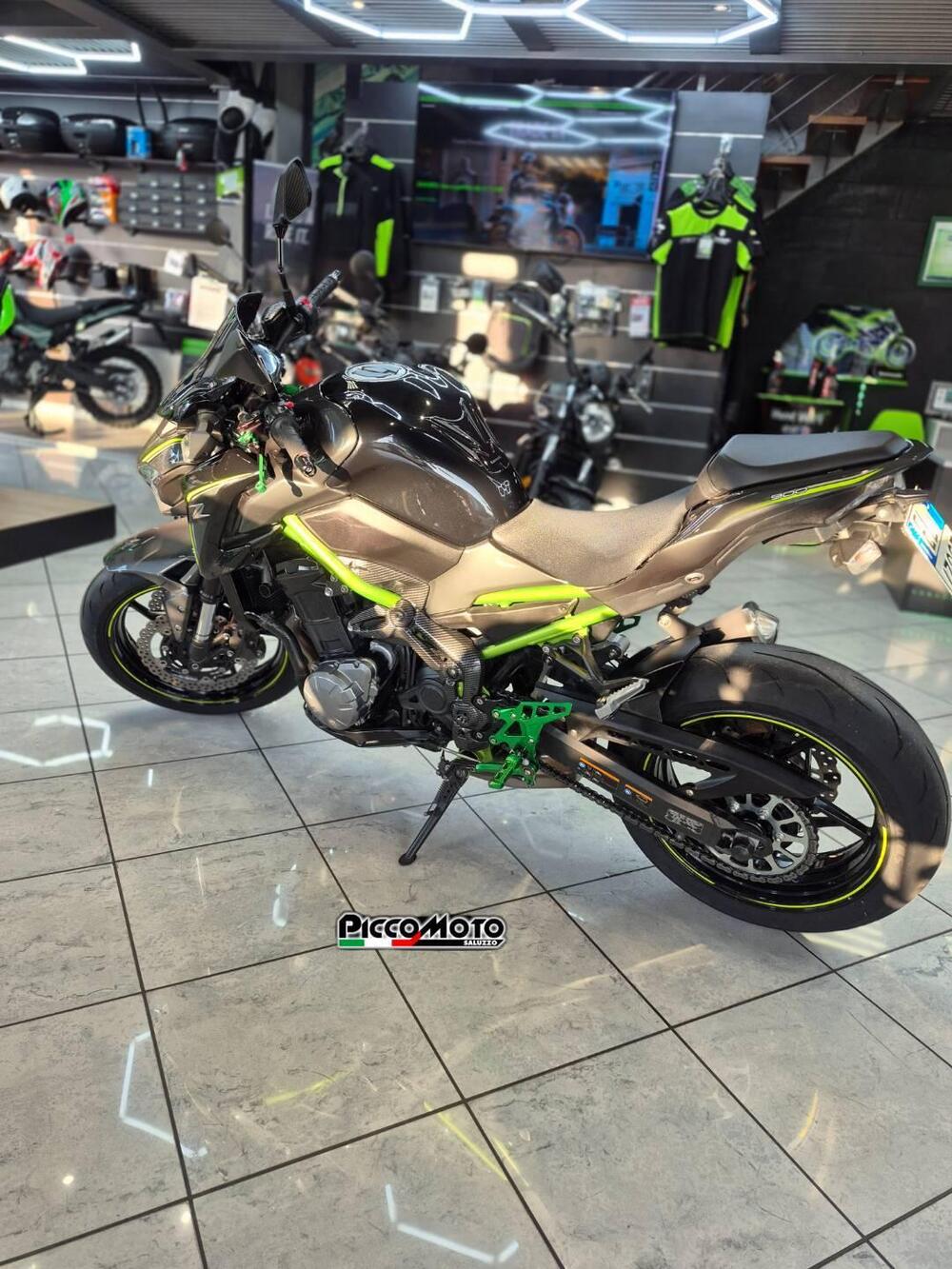 Kawasaki Z 900 (2017 - 18) (4)