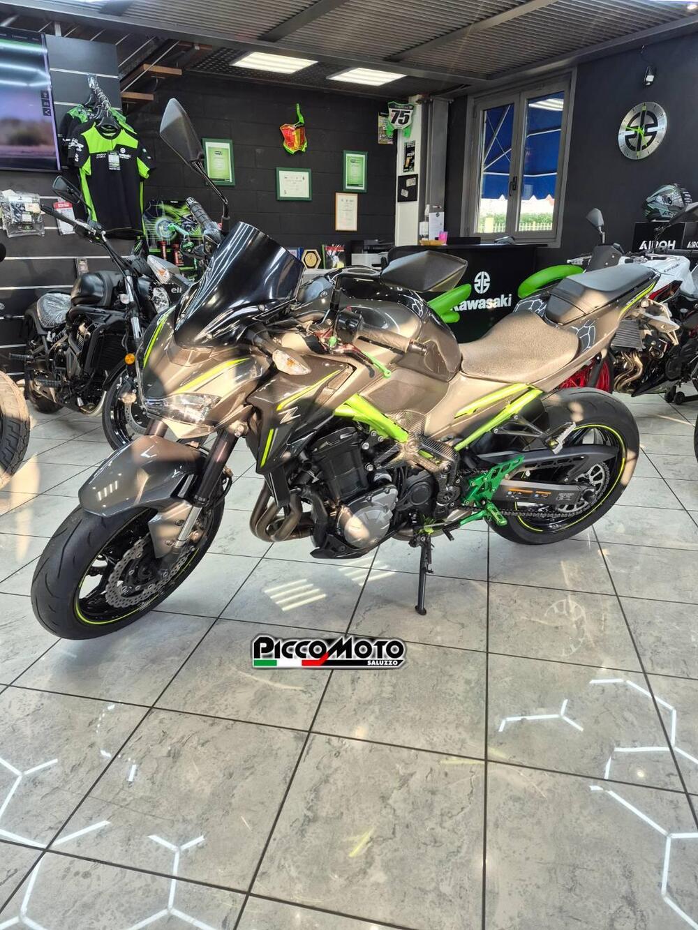 Kawasaki Z 900 (2017 - 18) (7)