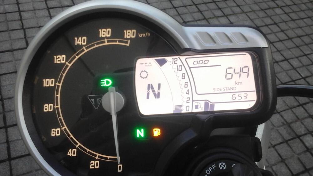 Triumph Speed 400 (2024 - 26) (4)