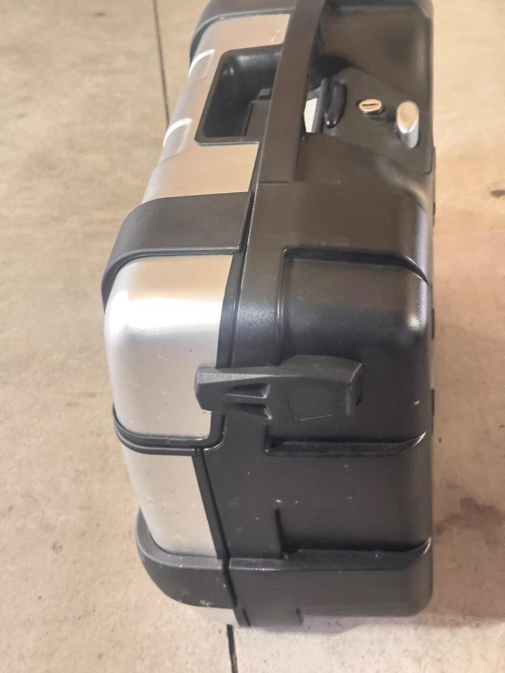 Borse laterali Givi TRK 33 Trekker (3)