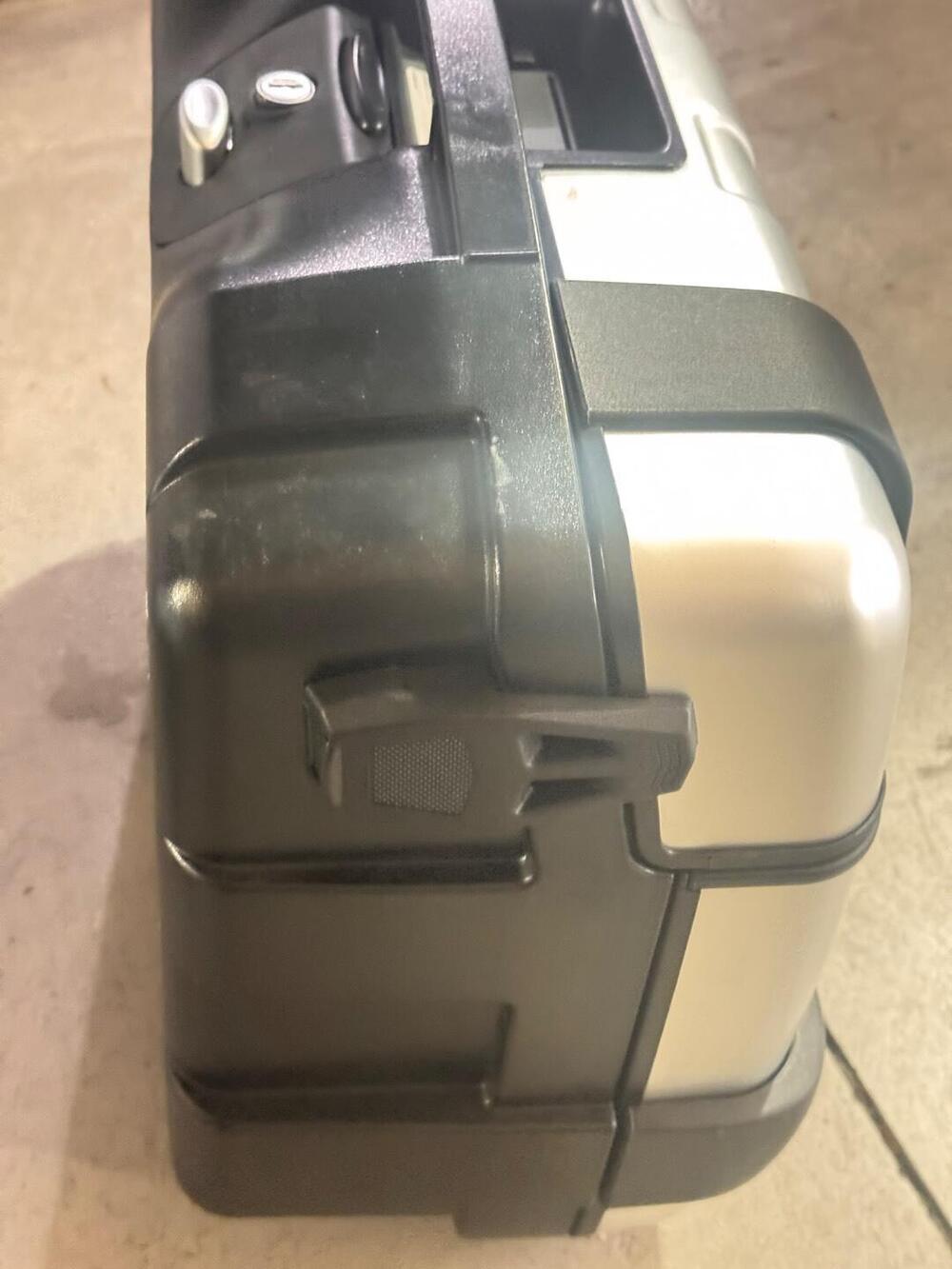 Borse laterali Givi TRK 33 Trekker (6)