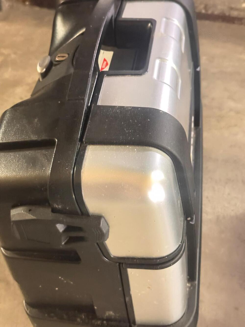 Borse laterali Givi TRK 33 Trekker (7)