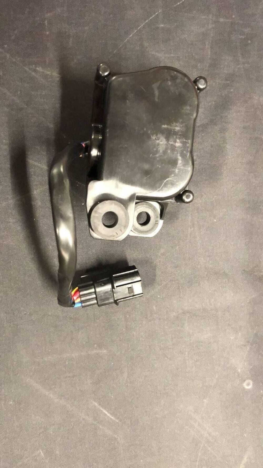 SERVOMOTORE PER HONDA CBR 1000 RR-R CODICE 31420MK (2)