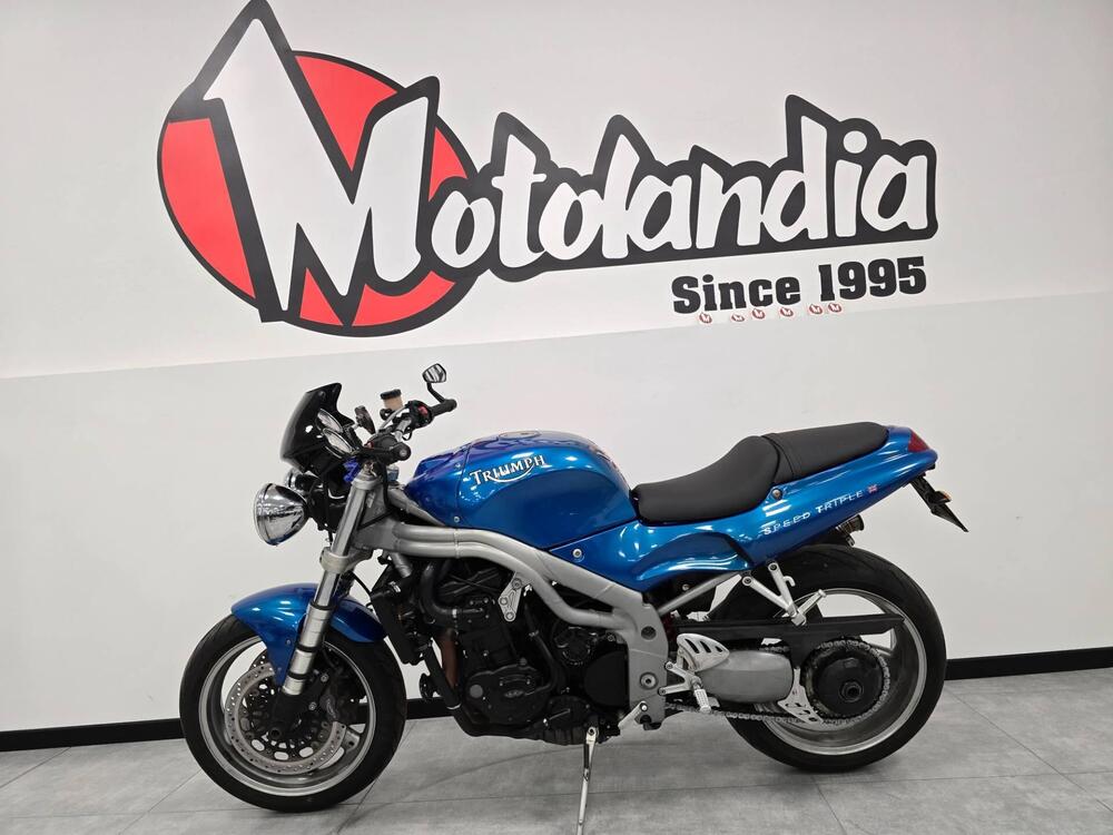 Triumph SPEED TRIPLE 955 (2)