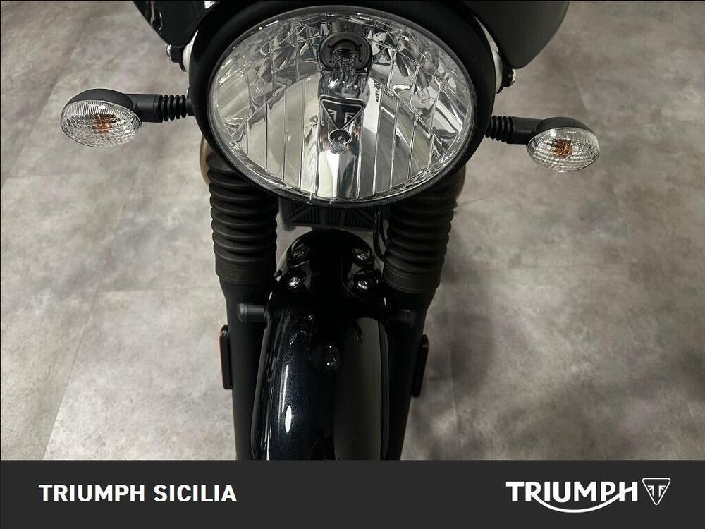 Triumph Street Twin 900 (2016) (12)