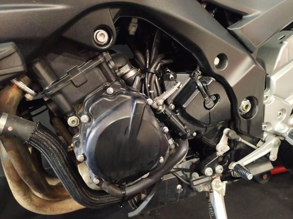 Suzuki GSR 600 (2006 - 11) (17)