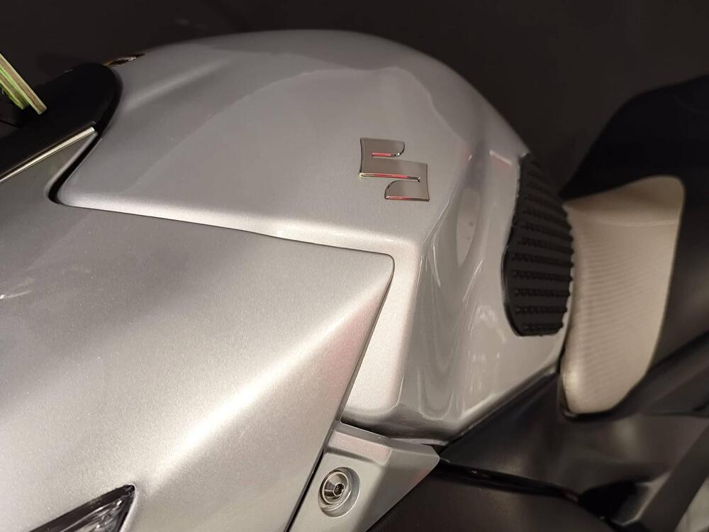 Suzuki GSR 600 (2006 - 11) (12)