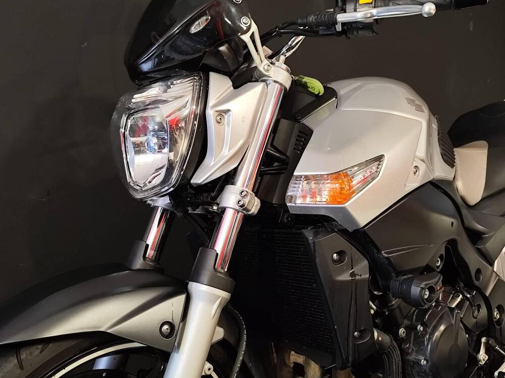 Suzuki GSR 600 (2006 - 11) (7)