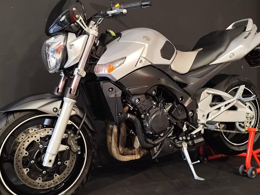Suzuki GSR 600 (2006 - 11) (6)