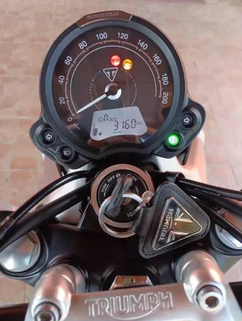 Triumph Street Twin 900 (2019 - 20) (3)