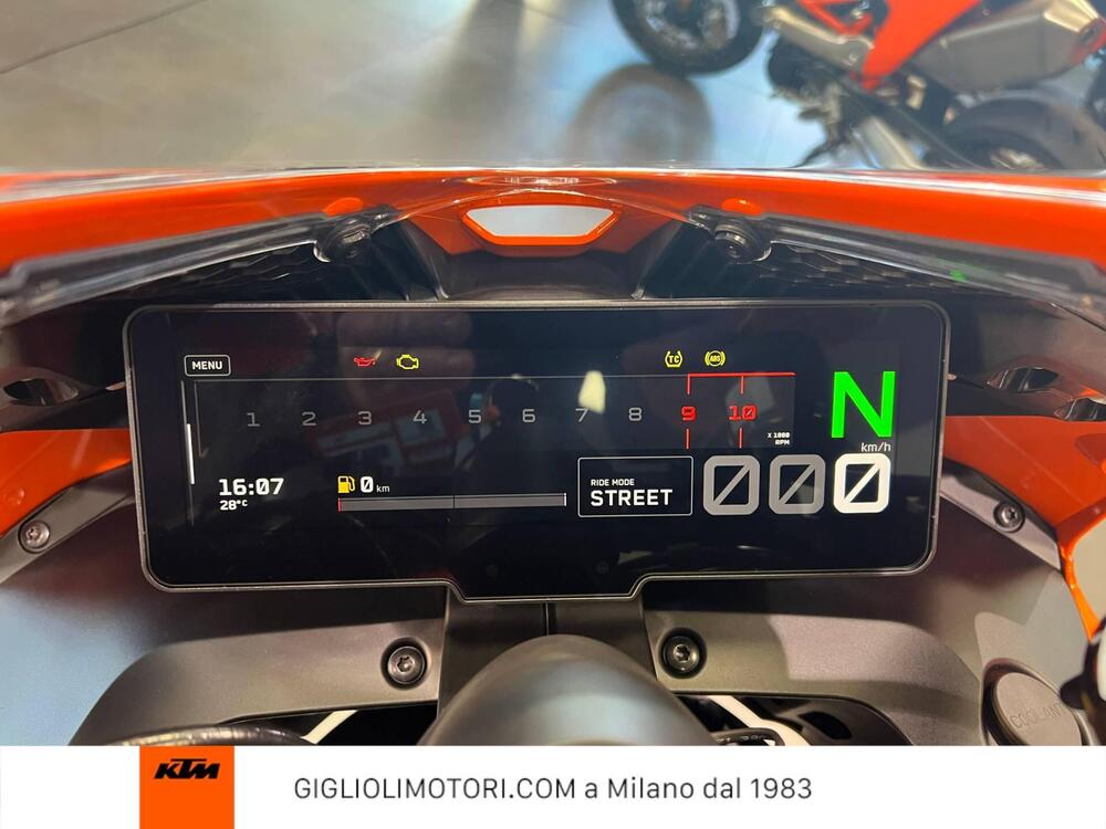 KTM 990 RC R (2026) (7)