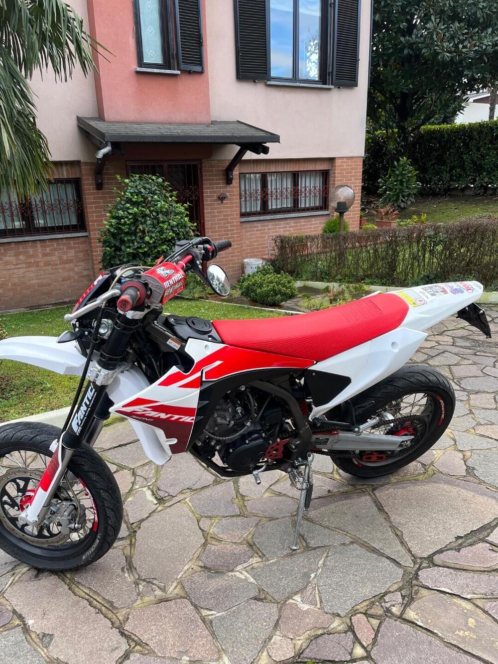 Fantic Motor XMF 125 Motard Performance 4T (2023 - 24) (3)