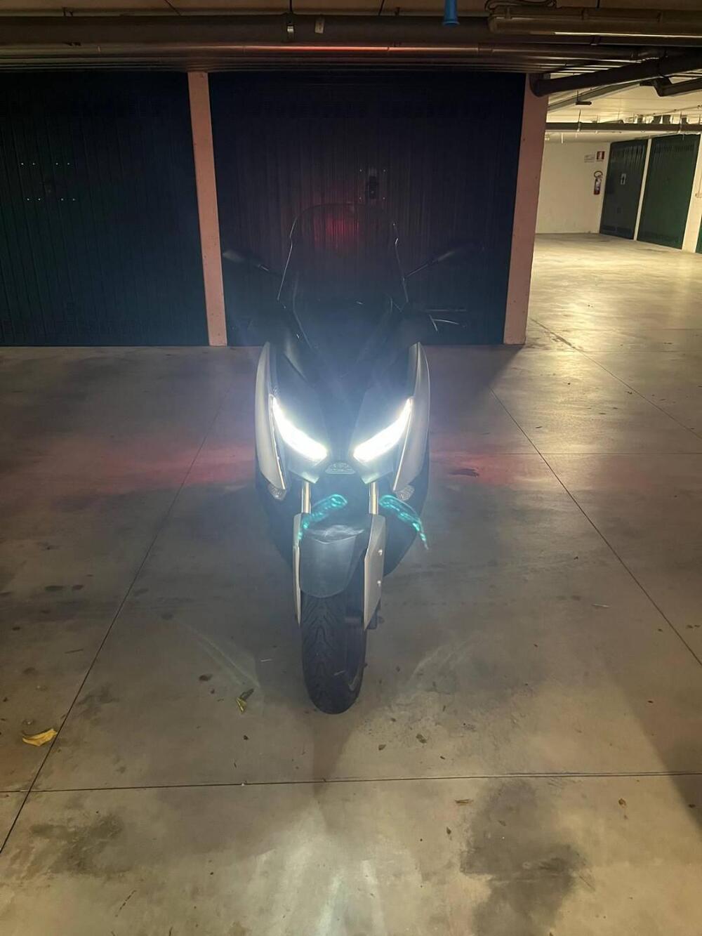 Yamaha X-Max 300 ABS (2017 - 20) (6)