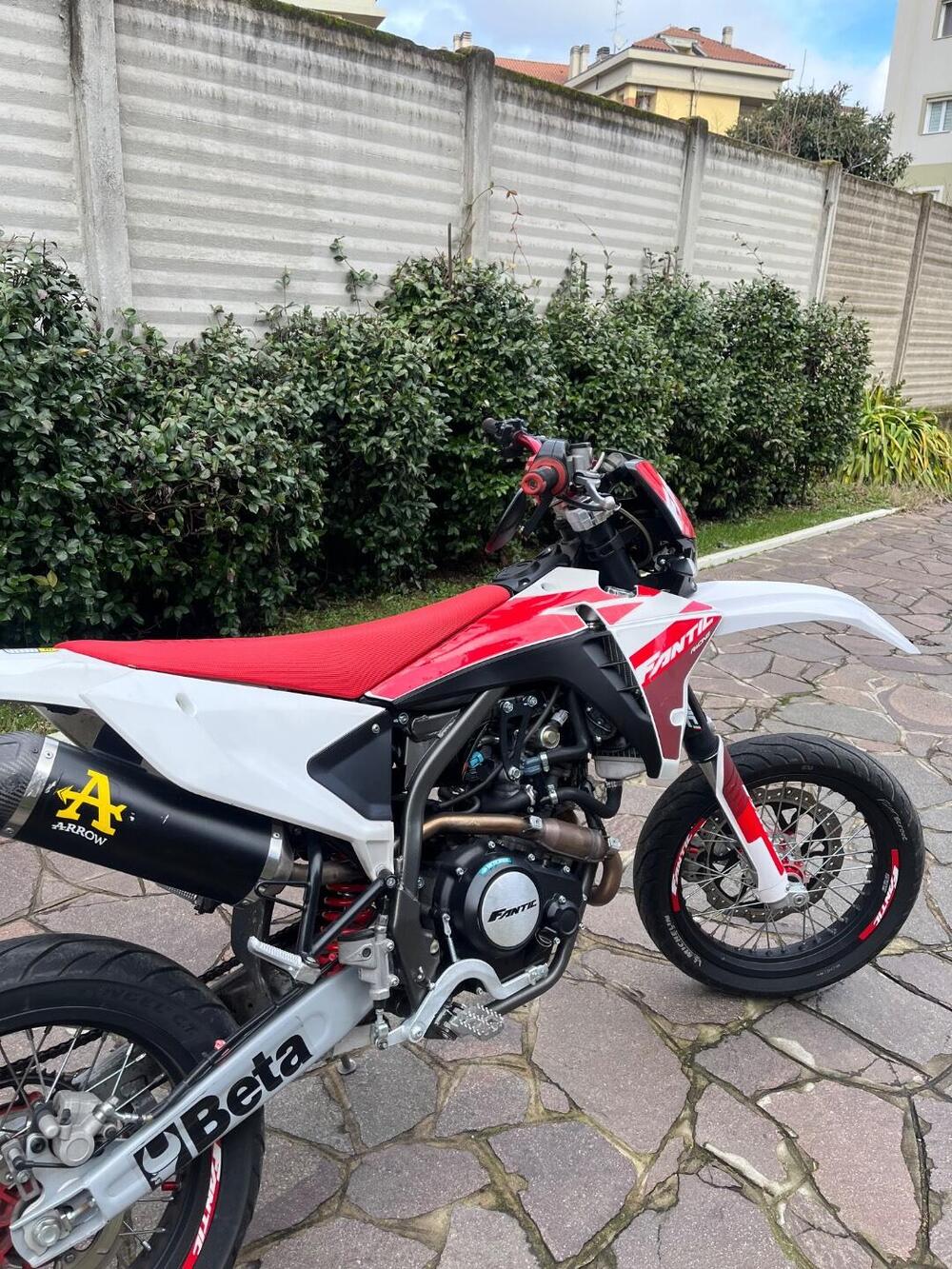 Fantic Motor XMF 125 Motard Performance 4T (2023 - 24) (7)