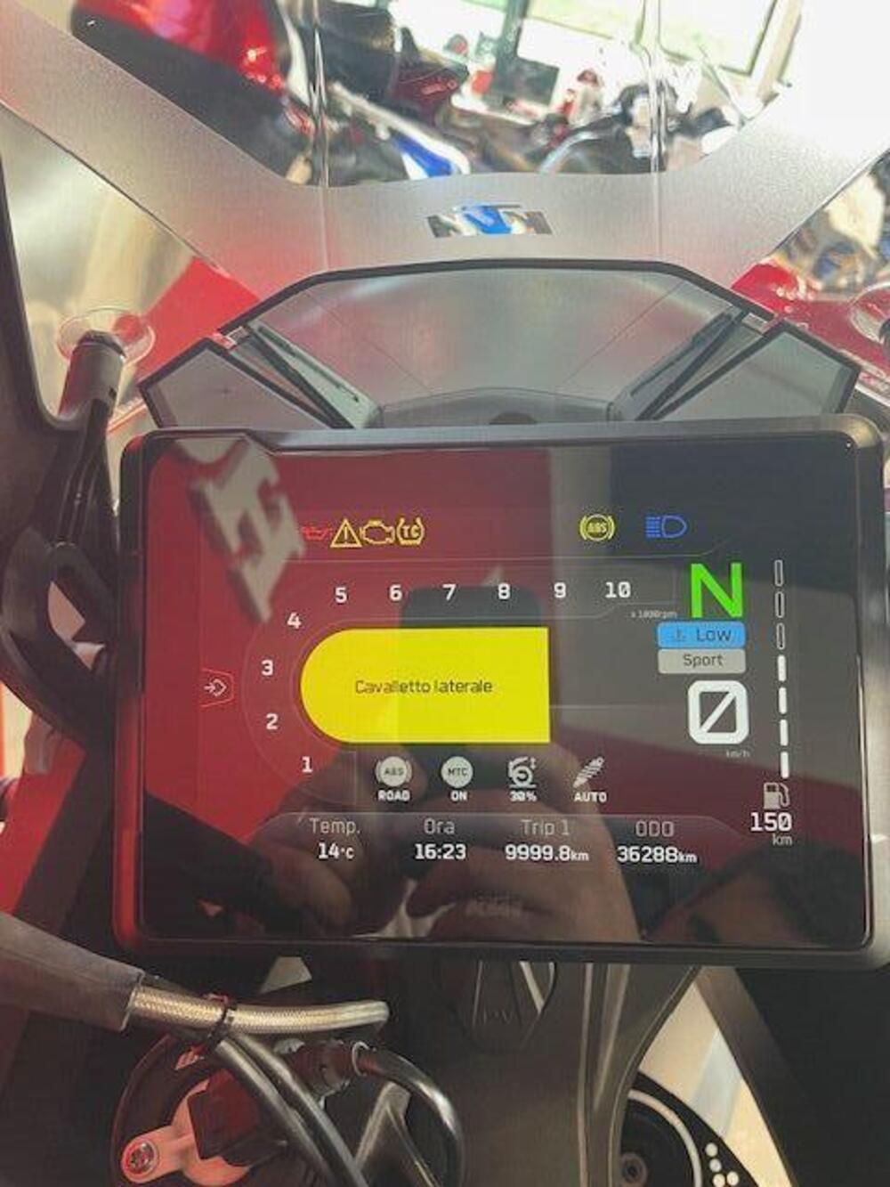 KTM 1290 Super Adventure S (2021) (4)