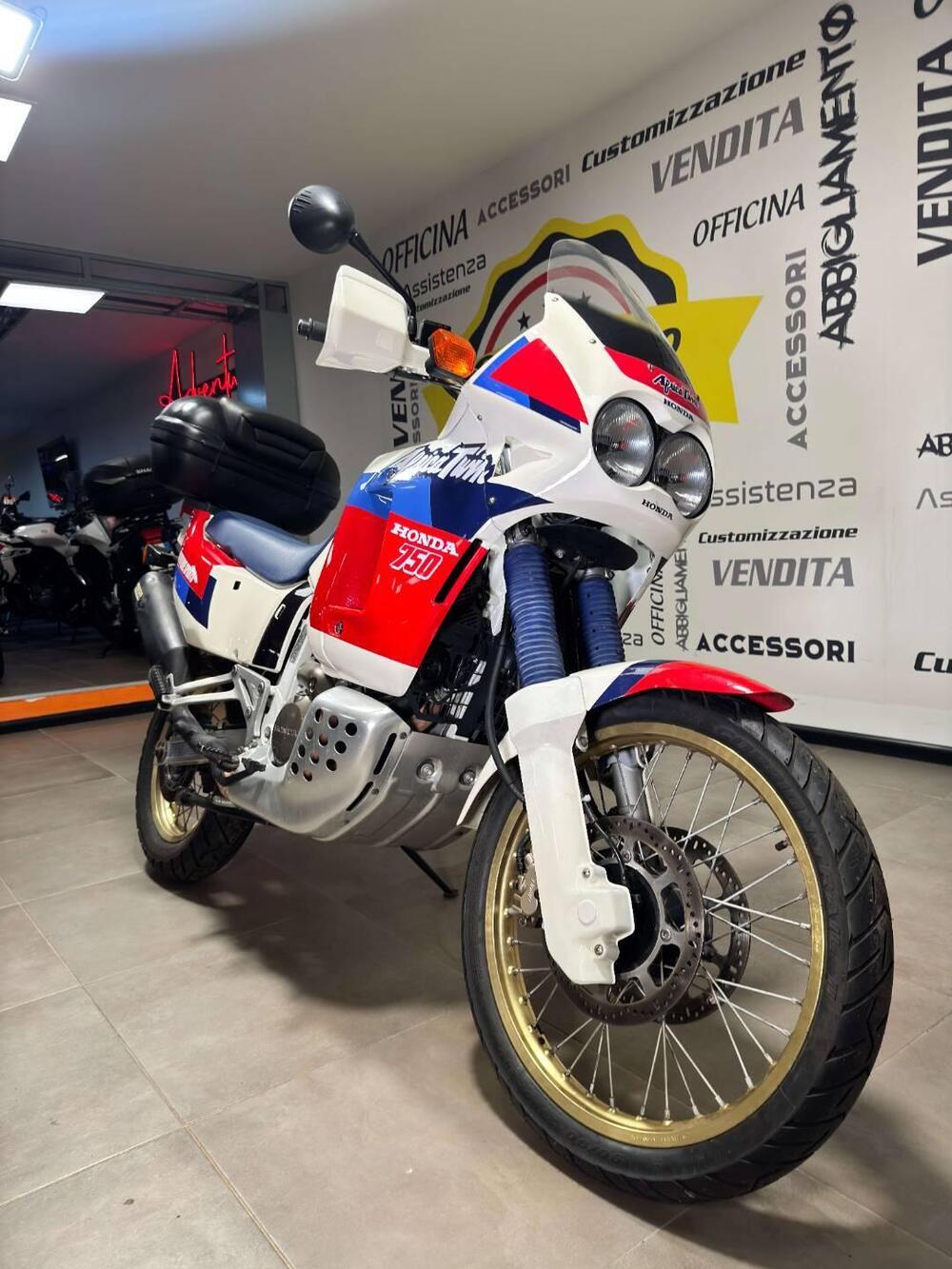 Honda Africa Twin XRV 750 (1996 - 02) (2)
