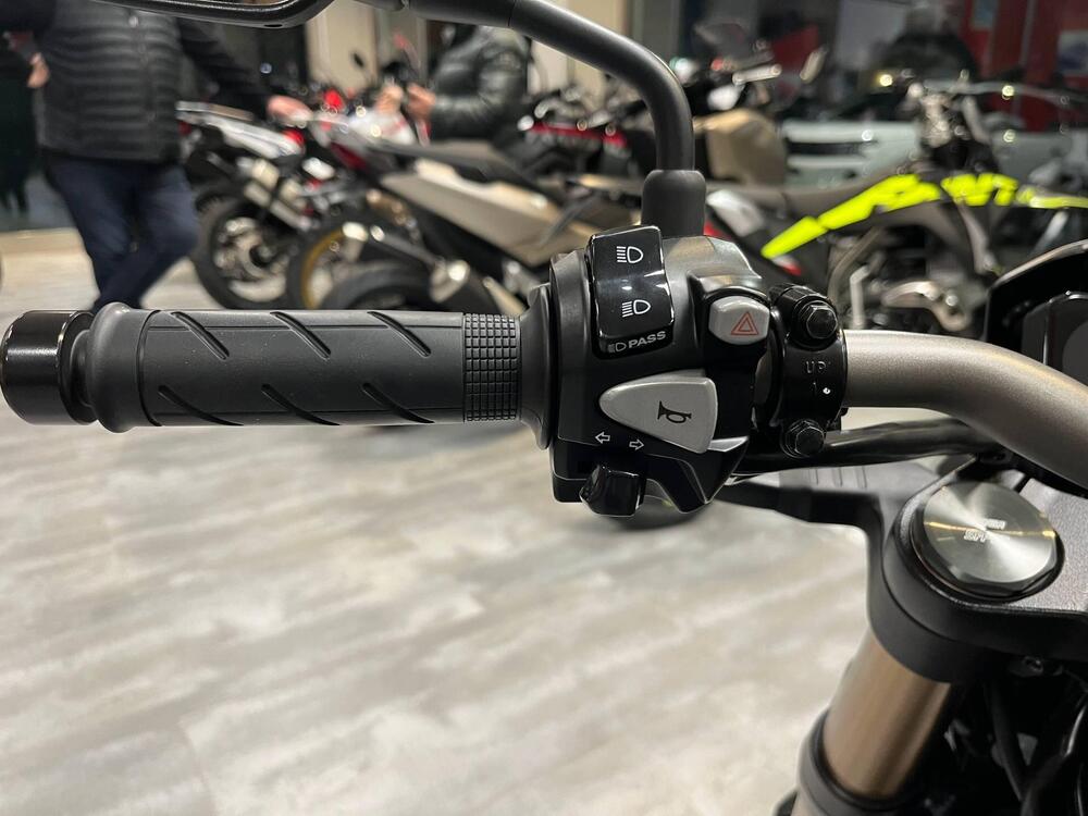 Honda CB 650 R (2021 - 23) (9)