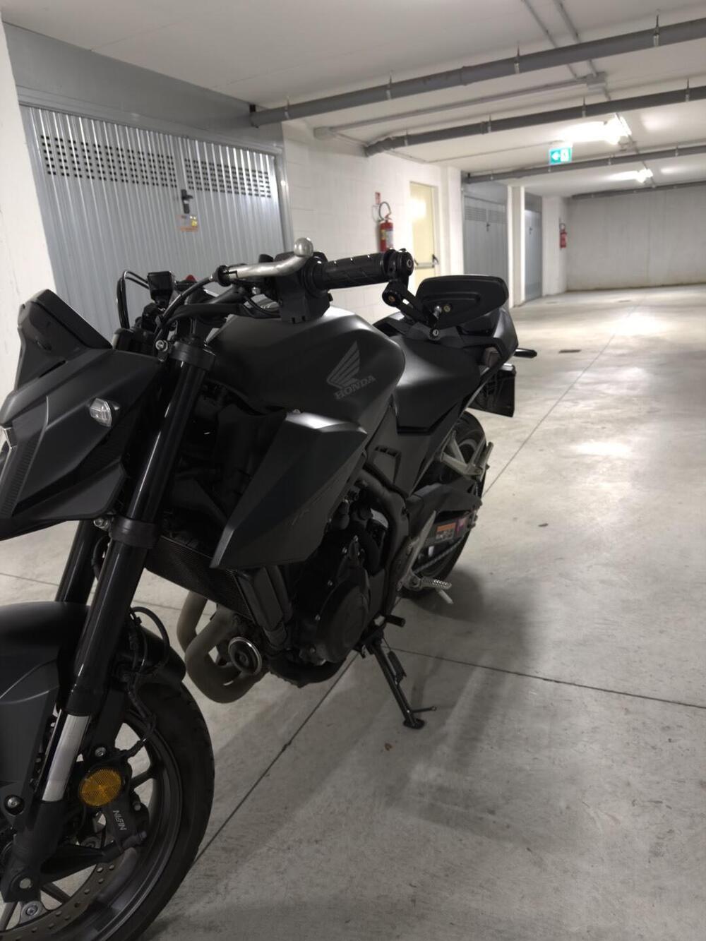 Honda CB 500 Hornet (2024 - 25) (4)