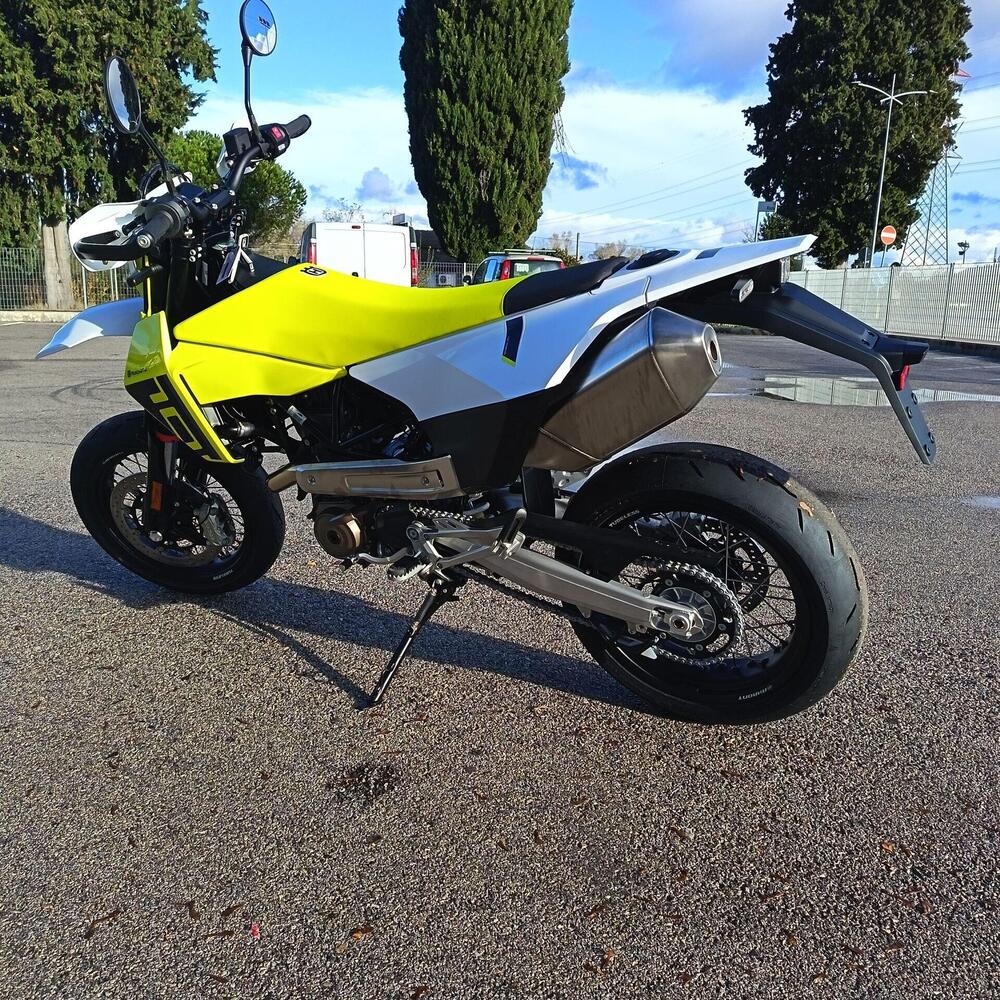Husqvarna 701 Supermoto (2026) (6)
