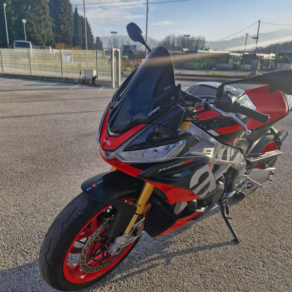 Aprilia Tuono V4 Factory (2021 - 24) (2)