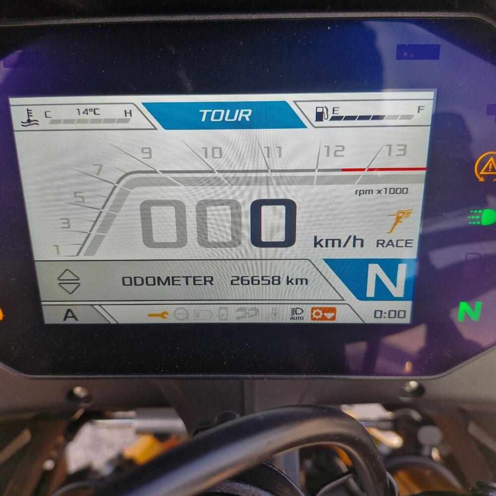 Aprilia Tuono V4 Factory (2021 - 24) (11)