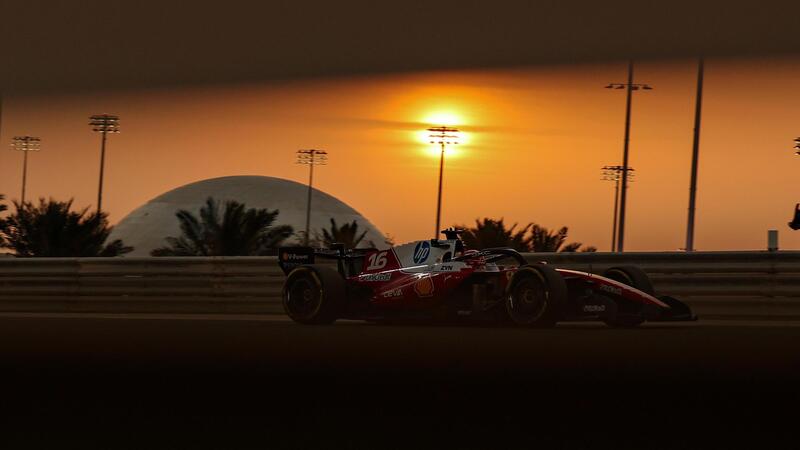 F1 2026, notte di fuoco in Bahrain: Norris vola, esplode il caso Mercedes, Ferrari instabile. Cos&rsquo;&egrave; successo nel Day 1 di Sakhir