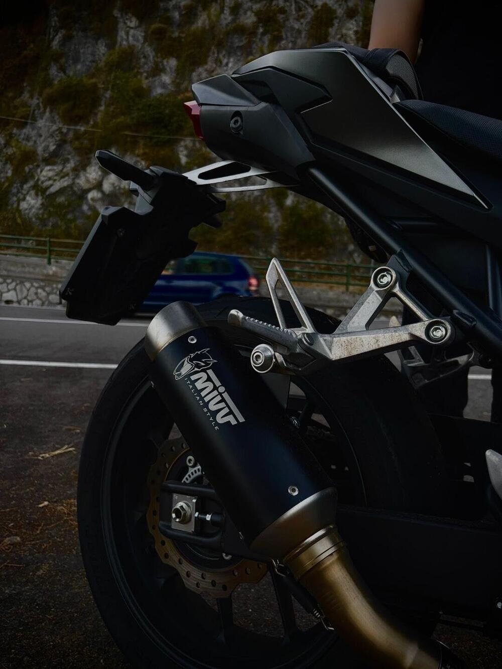 Honda CB 750 Hornet (2023 - 24) (3)