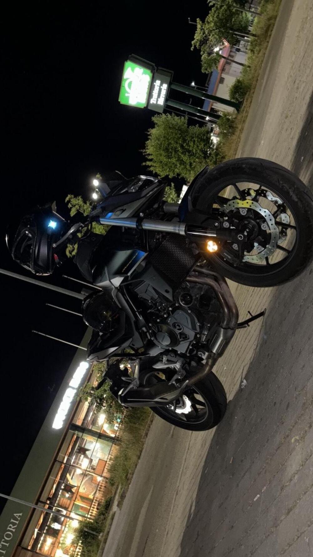 Honda CB 750 Hornet (2023 - 24) (4)