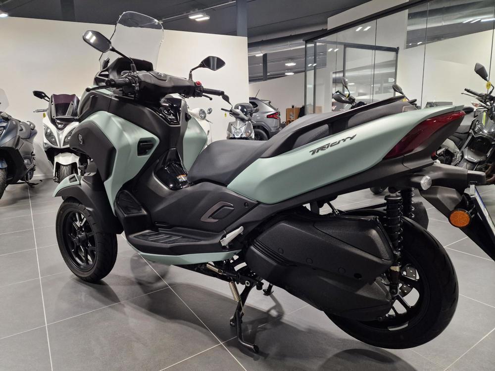 Yamaha Tricity 300 (2021 - 24) (6)