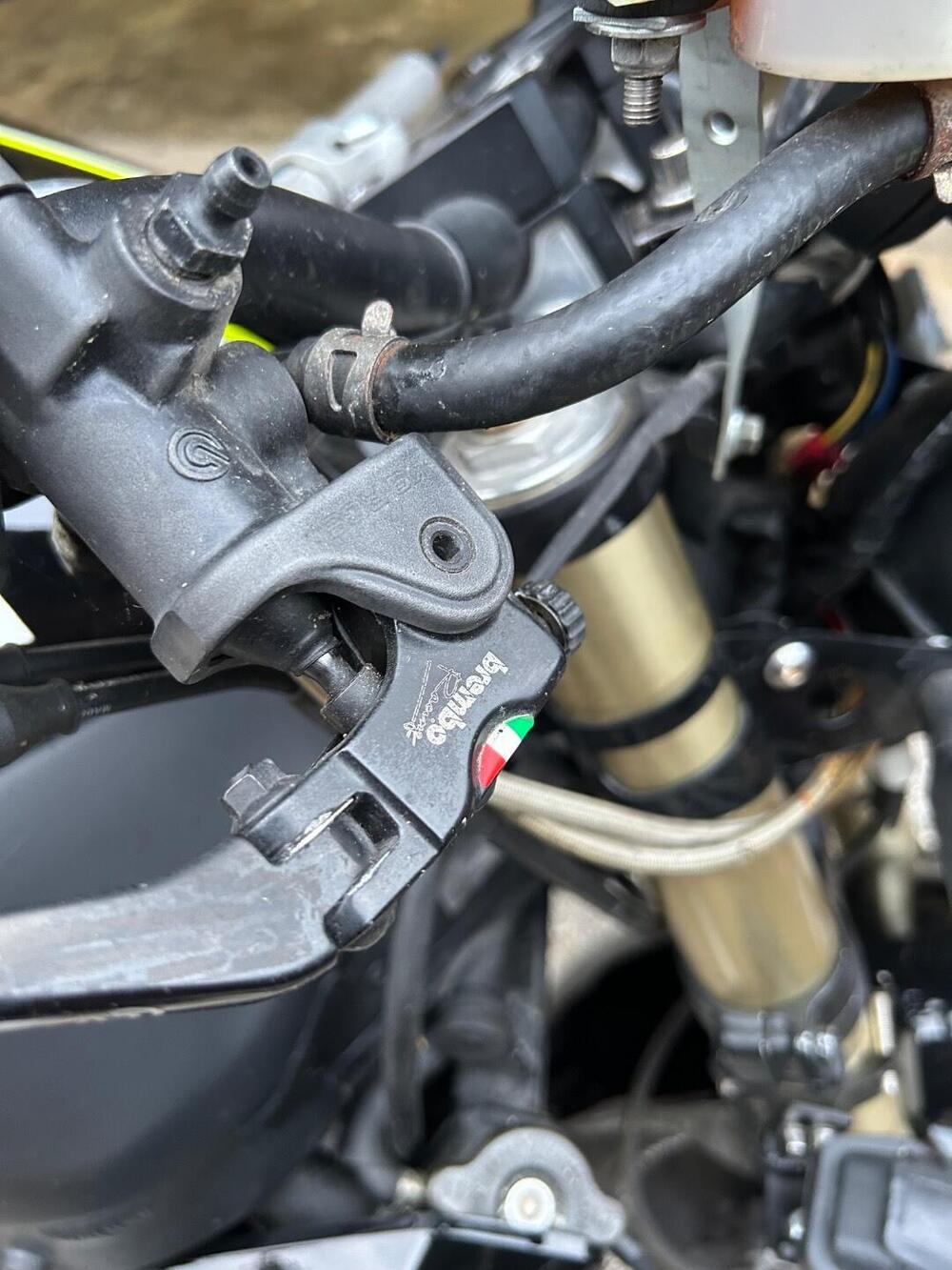 Yamaha YZF R1 (2002 - 03) (10)