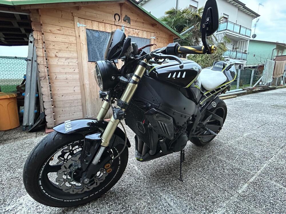 Yamaha YZF R1 (2002 - 03) (12)