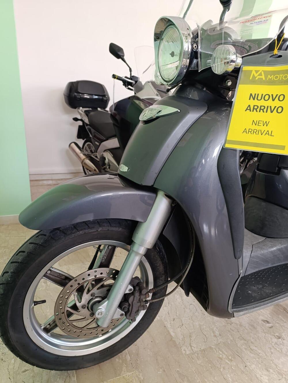 Aprilia Scarabeo 250 GT (2004 - 07) (7)