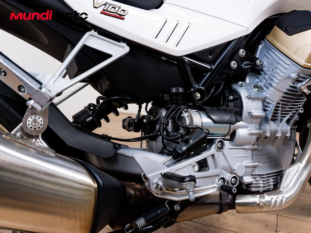 Moto Guzzi V100 Mandello (2022 - 24) (4)