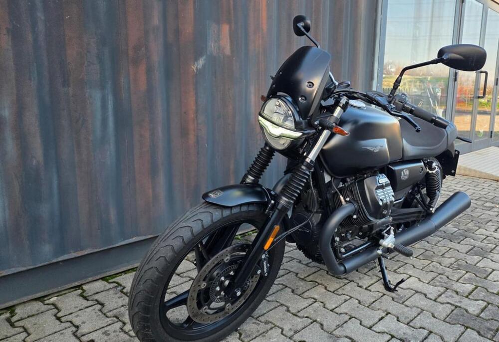 Moto Guzzi V7 Stone (2021 - 24) (4)