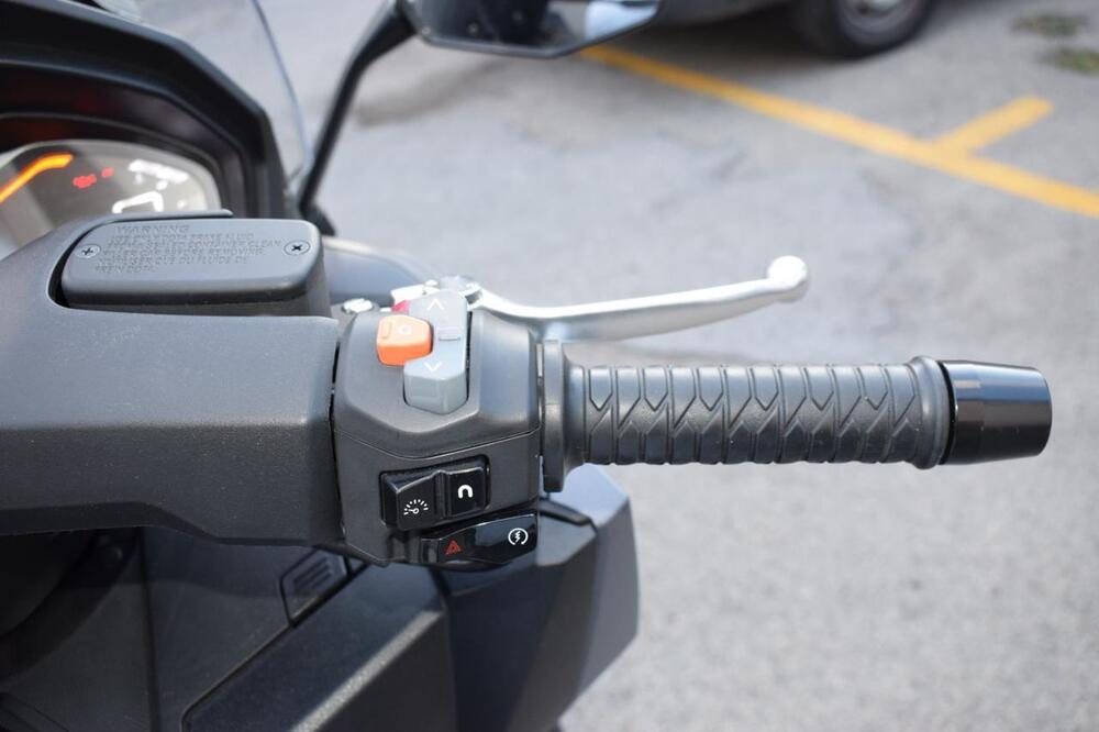 Kymco AK 550 Premium (2023 - 25) (14)