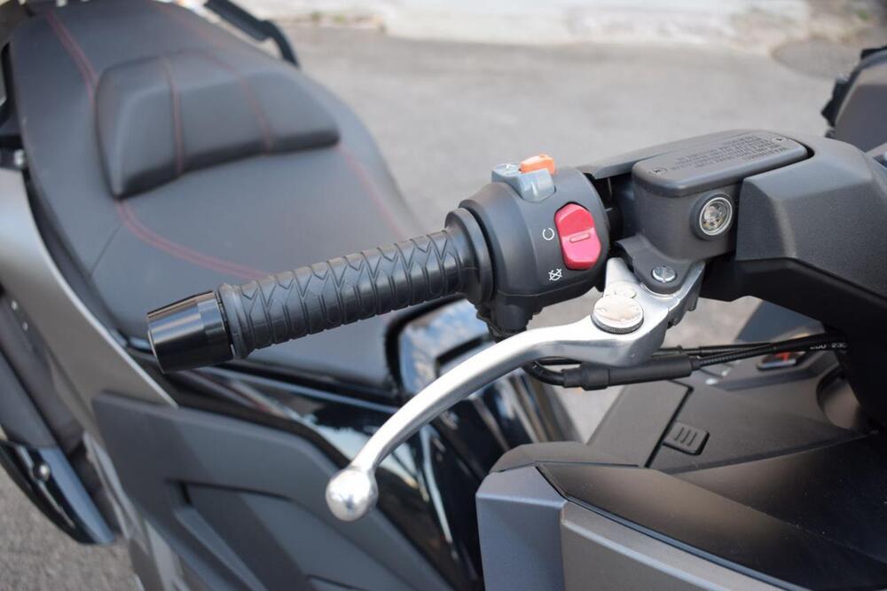 Kymco AK 550 Premium (2023 - 25) (15)