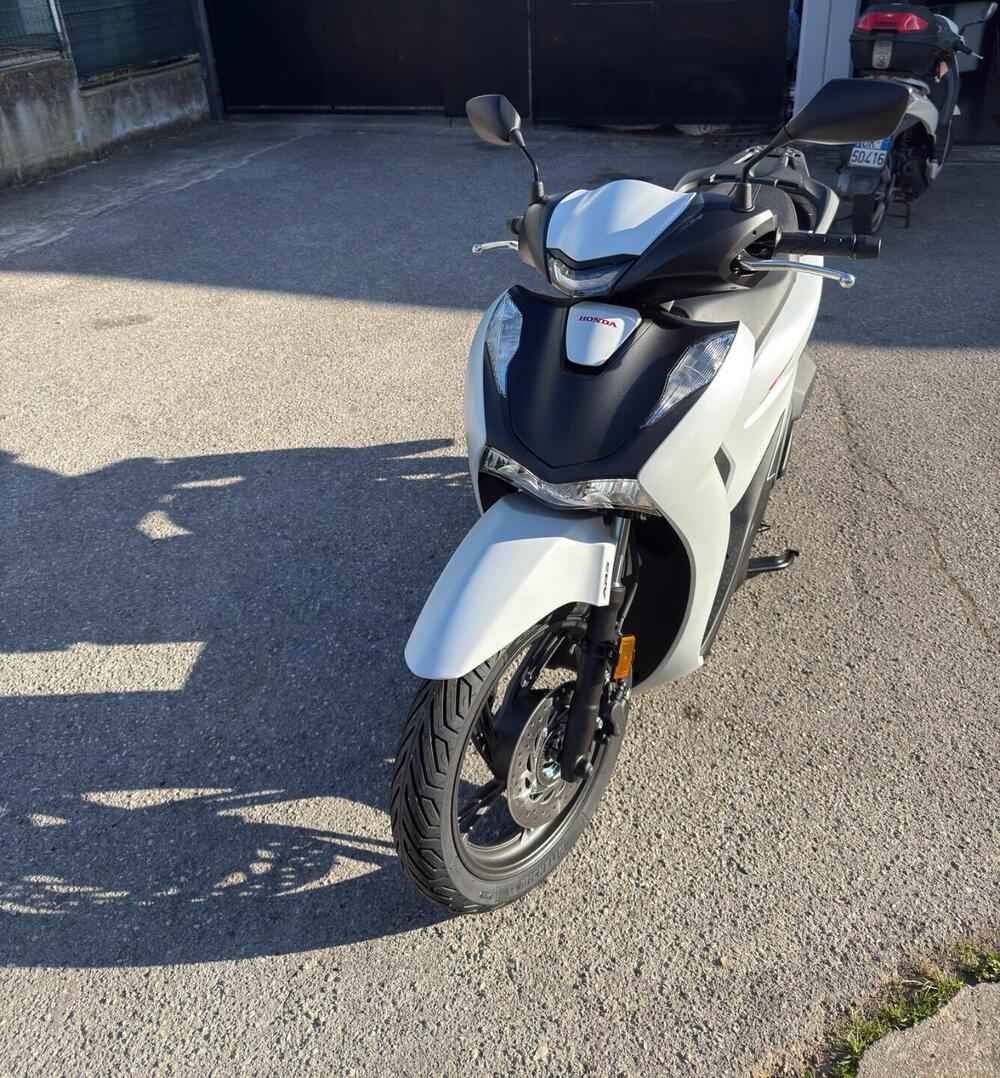 Honda SH 125i Sport (2024 - 25) (4)