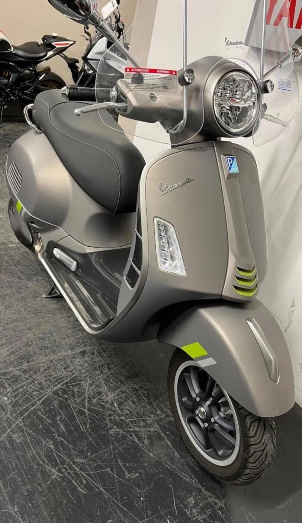 Vespa GTS 300 Super (2023 - 24) (11)