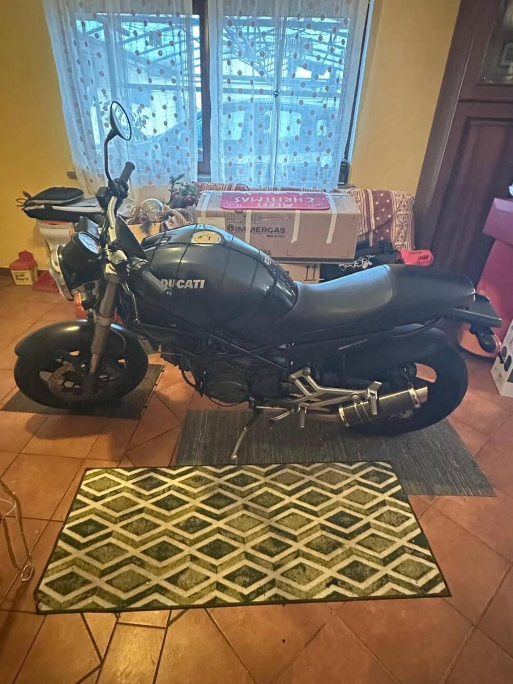 Ducati Monster 750  City Dark (1999 - 02)