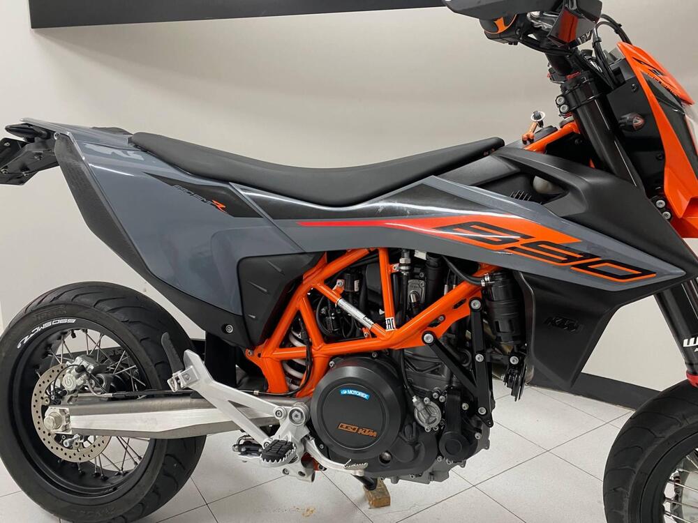 KTM 690 SMC R (2023 - 25) (2)