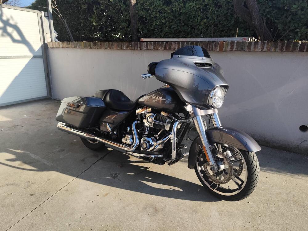 Harley-Davidson 1690 Street Glide Special (2014 - 16) - FLHX (2)