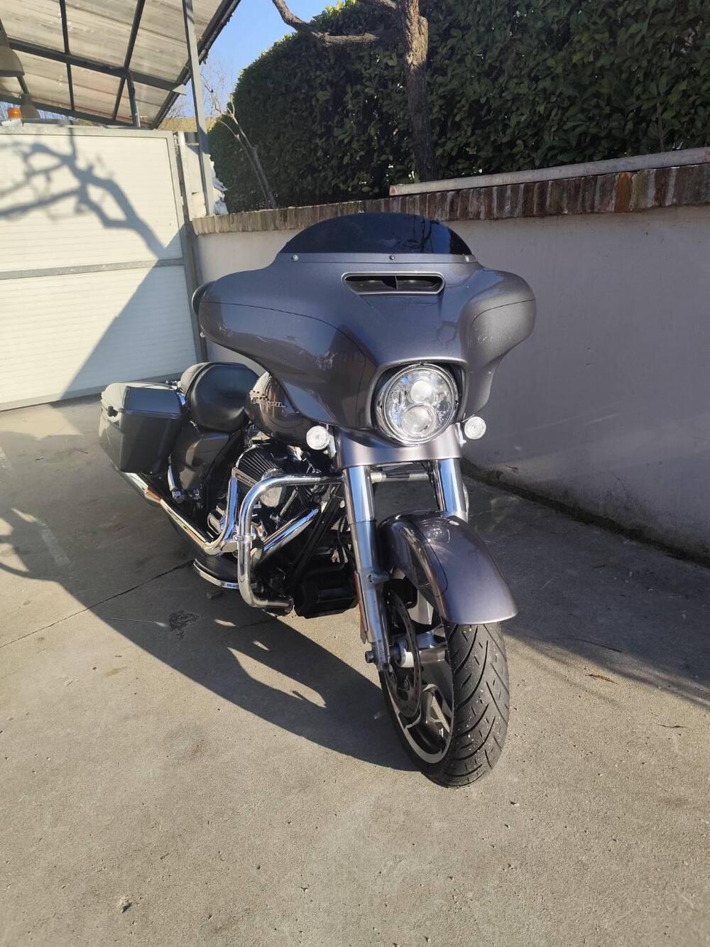 Harley-Davidson 1690 Street Glide Special (2014 - 16) - FLHX (3)